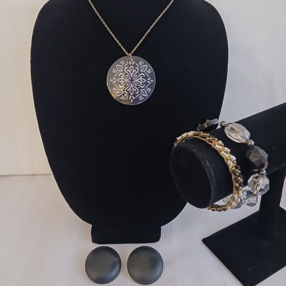 4pc Necklace, Bracelets and Earrings Set - Picture 1 of 10